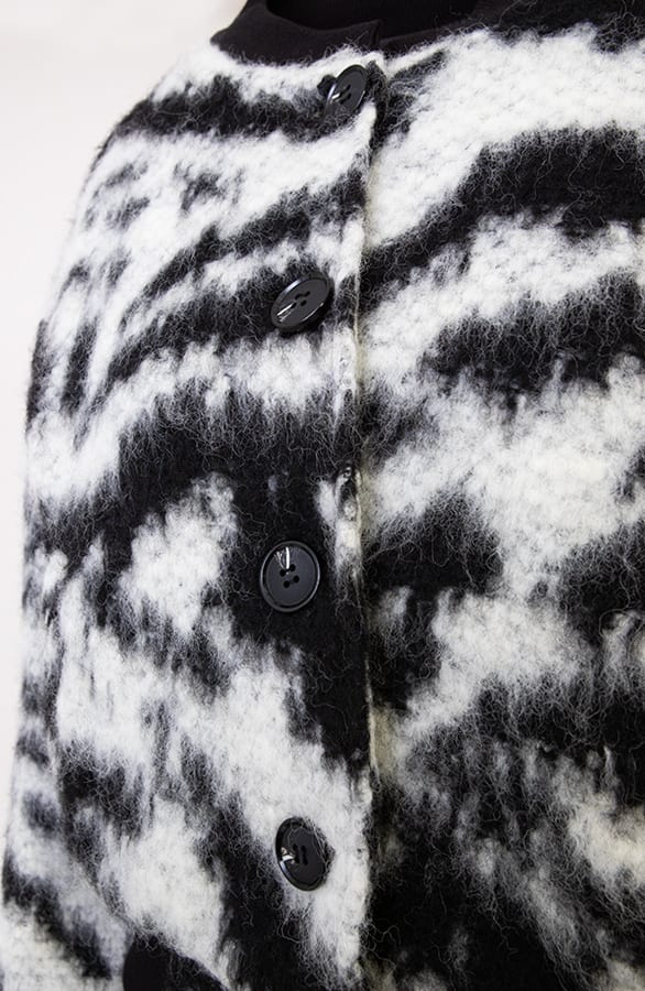 Soft Button Bomber Jacket Zwart Wit – shoparchief, foto 2