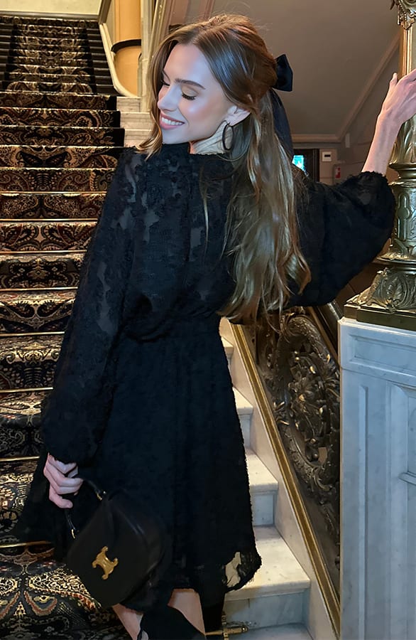 V-hals Jurk Met Wijde Mouwen Zwart – shoparchief, foto 4