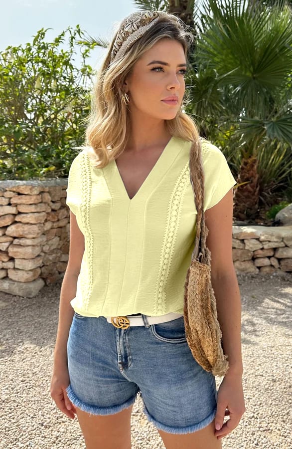 Romantic V-Hals Top Butter Yellow – tops, foto 3