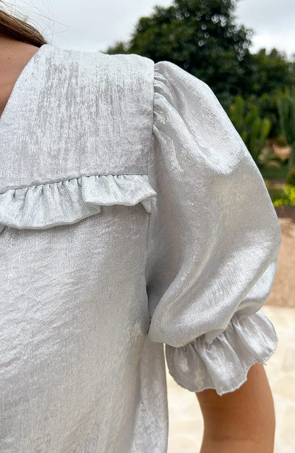 Ruffle Top Met Pofmouwen Metallic Ecru – shoparchief, foto 12