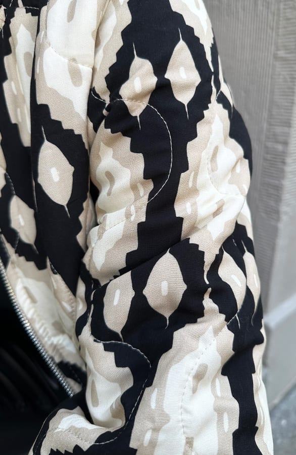 Bomber Jacket Classic Print Zwart – shoparchief, foto 9