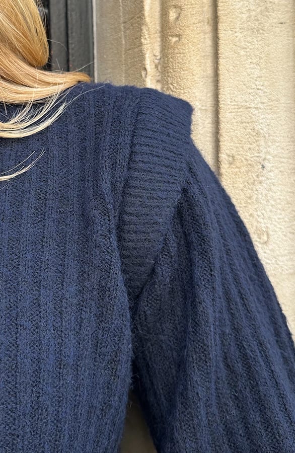 Knitted Shoulder Detail Trui Marine – truien, foto 5