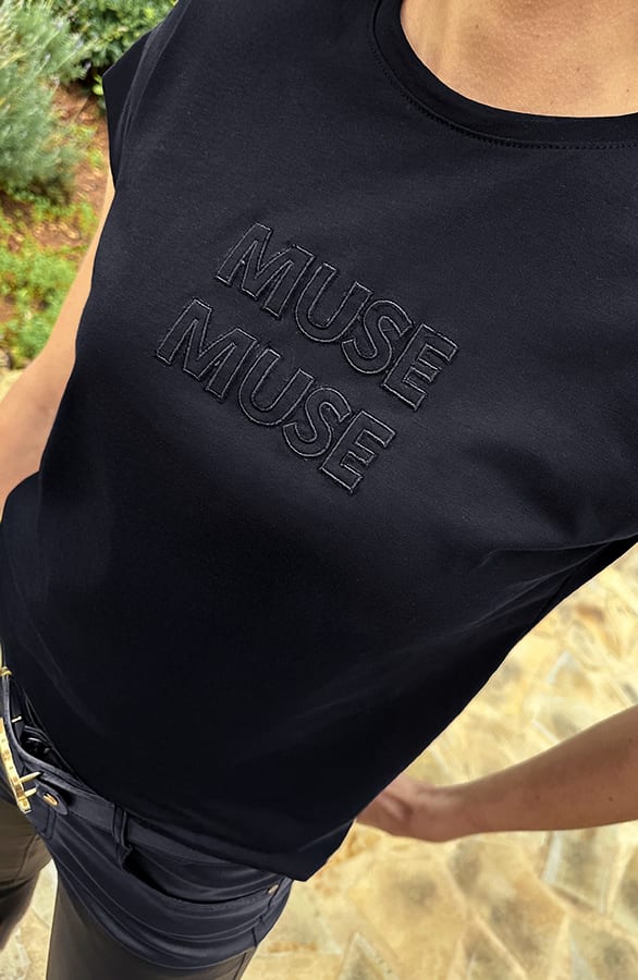Muse Muse Embroidery T-shirt Zwart – tops, foto 4
