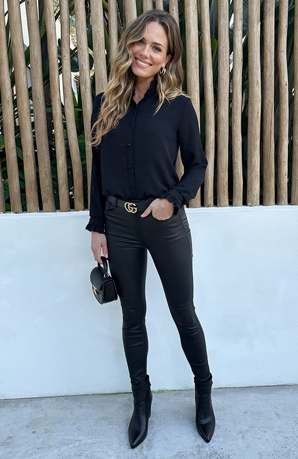Ruffle High Neck Blouse Zwart – blouses, foto 5