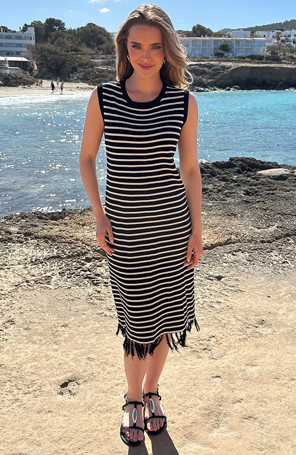 Gestreiftes Midi Kleid mit Fransen Schwarz, Kleider, Foto 6