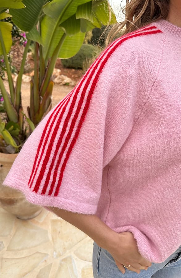 Oversized Roze Sweater Met Rode Mouw Strepen – truien, foto 3