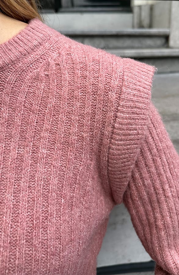 Knitted shoulder Detail Trui Dust Roze – truien, foto 7