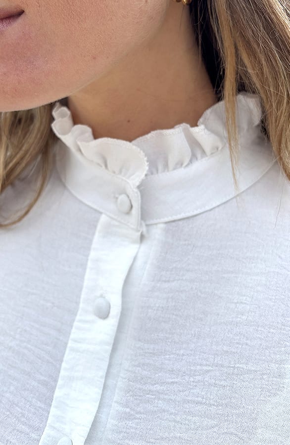 Ruffle High Neck Blouse Ecru – blouses, foto 4