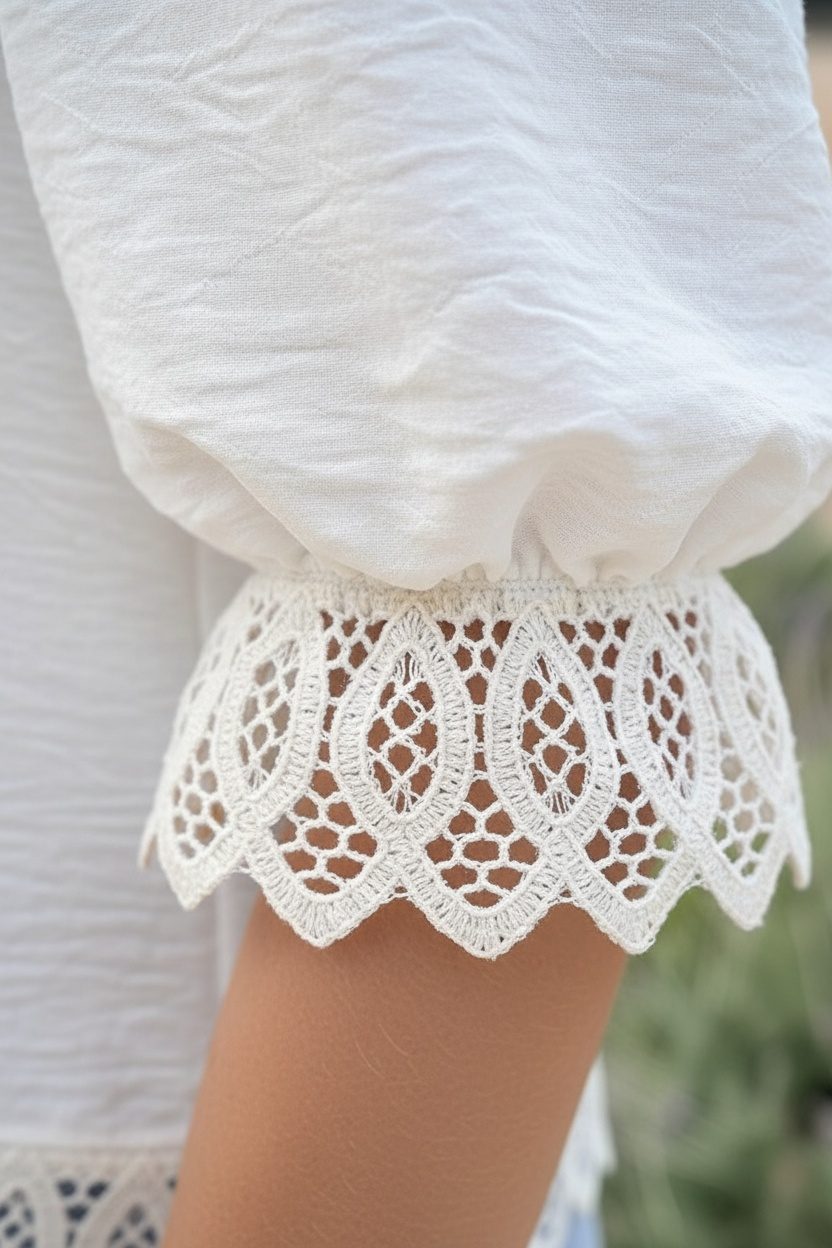 V-Hals Blouse Met Kantdetail En Pofmouwen Ecru – tops, foto 4