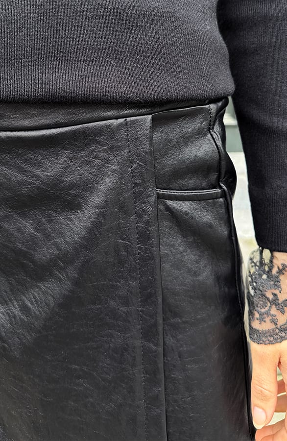 Leather Look Skort Zwart – shorts, foto 4