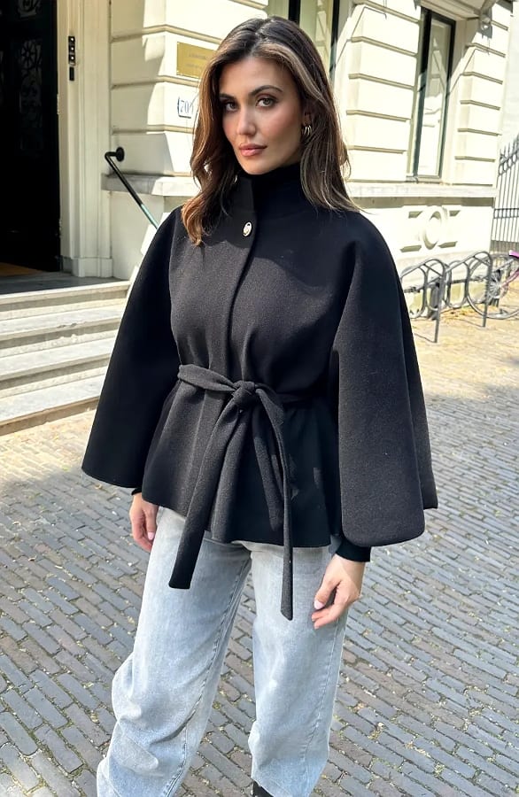 Cape Jacket Met Ceintuur Zwart