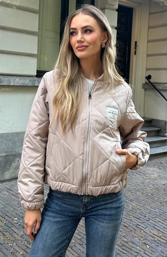 Classic Bomber Jacket Muse Club Beige – jassen, foto 5