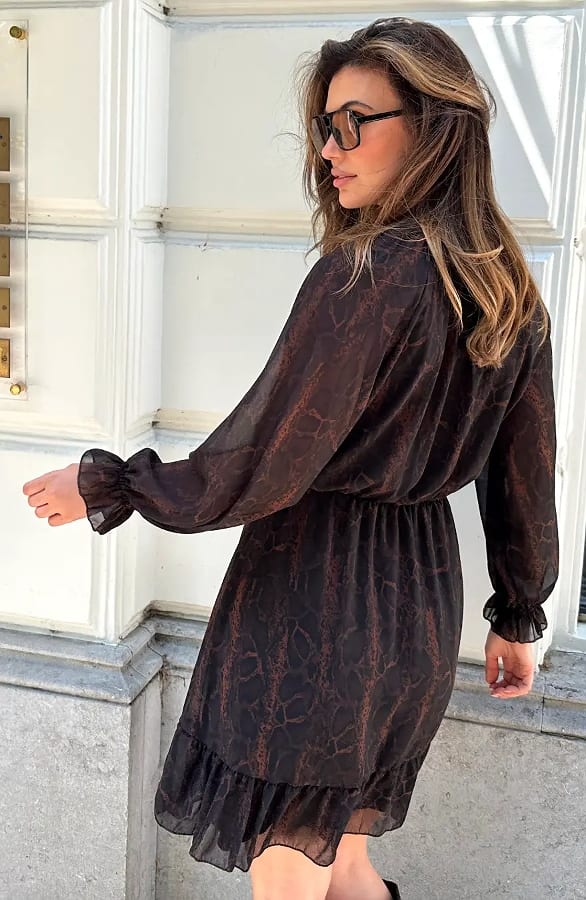 Ruffle Snake Print Jurk Choco – jurken, foto 4