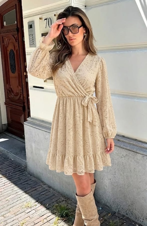 Luxury V-hals Jurk Soft Lace Beige – jurken, foto 2