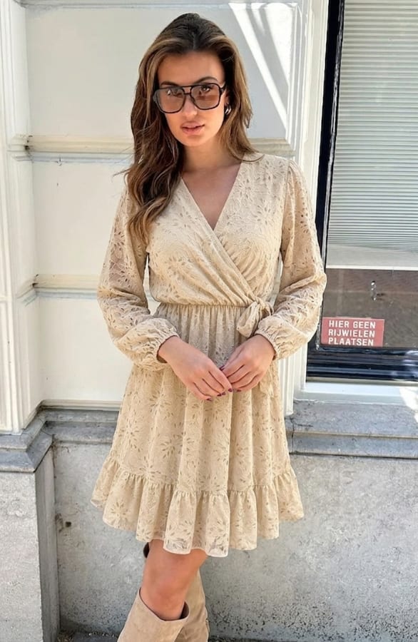 Luxury V-hals Jurk Soft Lace Beige – jurken, foto 3