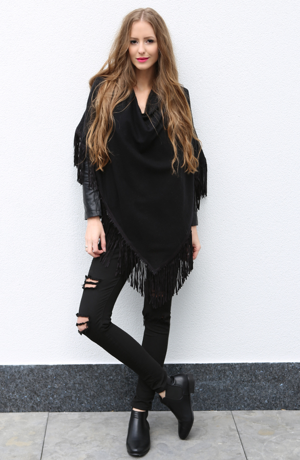 Poncho Fringes Black – shoparchief