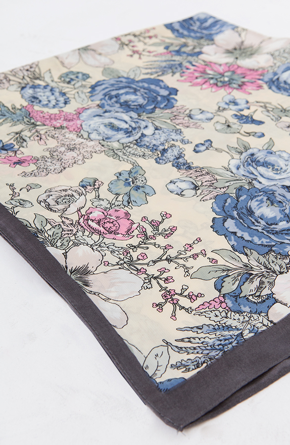 Zijde Bandana Flowers Grey – shoparchief, foto 5