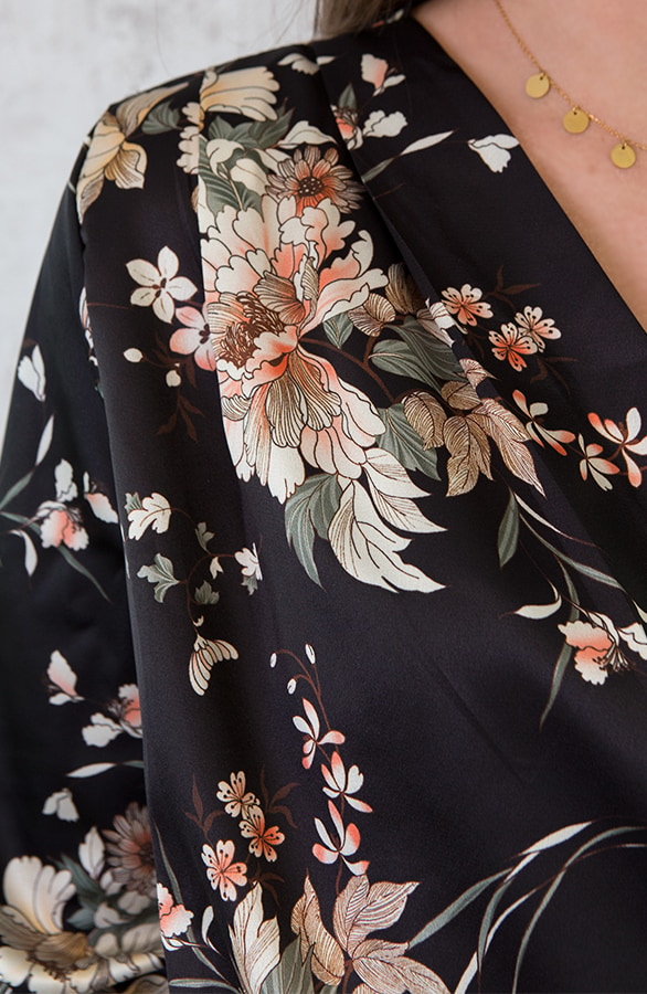 Body Met Bloemen Zwart – shoparchief, foto 3