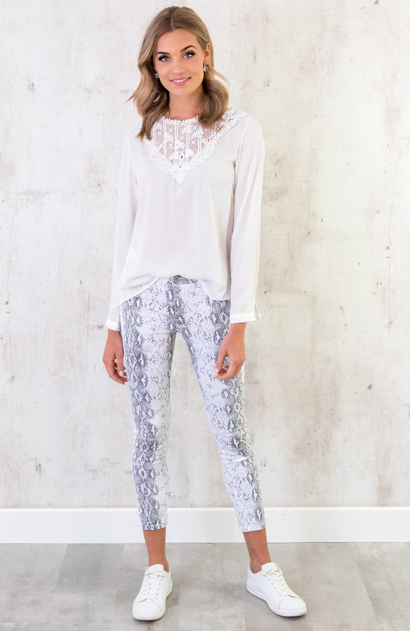Kanten V Blouse Cross Wit – shoparchief, foto 3