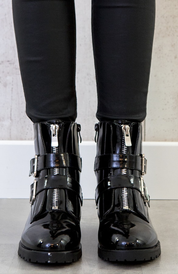 Lack-Stiefeletten mit Schnallen, Shoparchiv, Foto 3