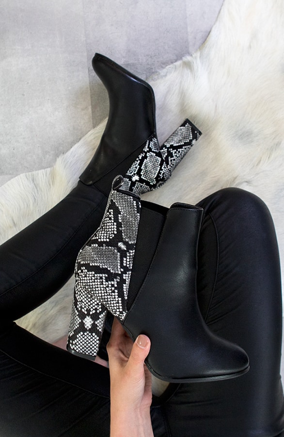 Schlangenprint-Stiefeletten mit Absatz, Shoparchiv, Foto 2