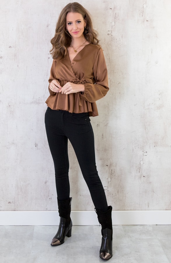 Satijnen Overslag Blouse Camel – shoparchief, foto 5