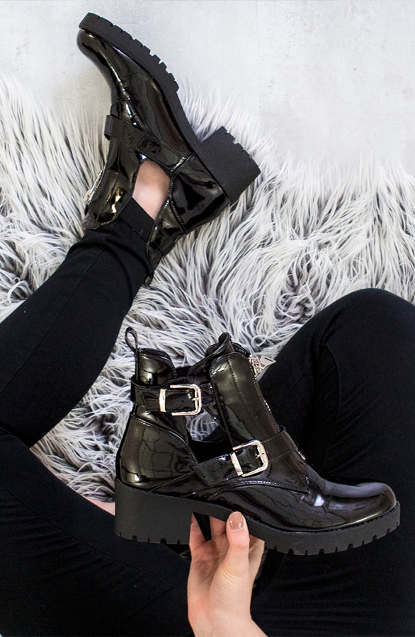Lak Cut Out Boots Zwart – shoparchief, foto 2