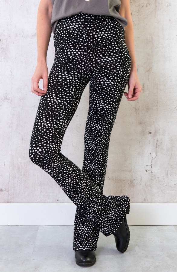 Broek Flared Cheetah Zwart – shoparchief