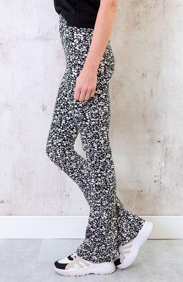 Flared Broek Bloemen Zwart Wit – shoparchief, foto 2