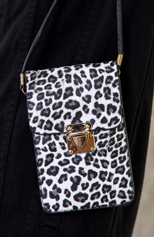 Telefoontasje Panter Wit – shoparchief