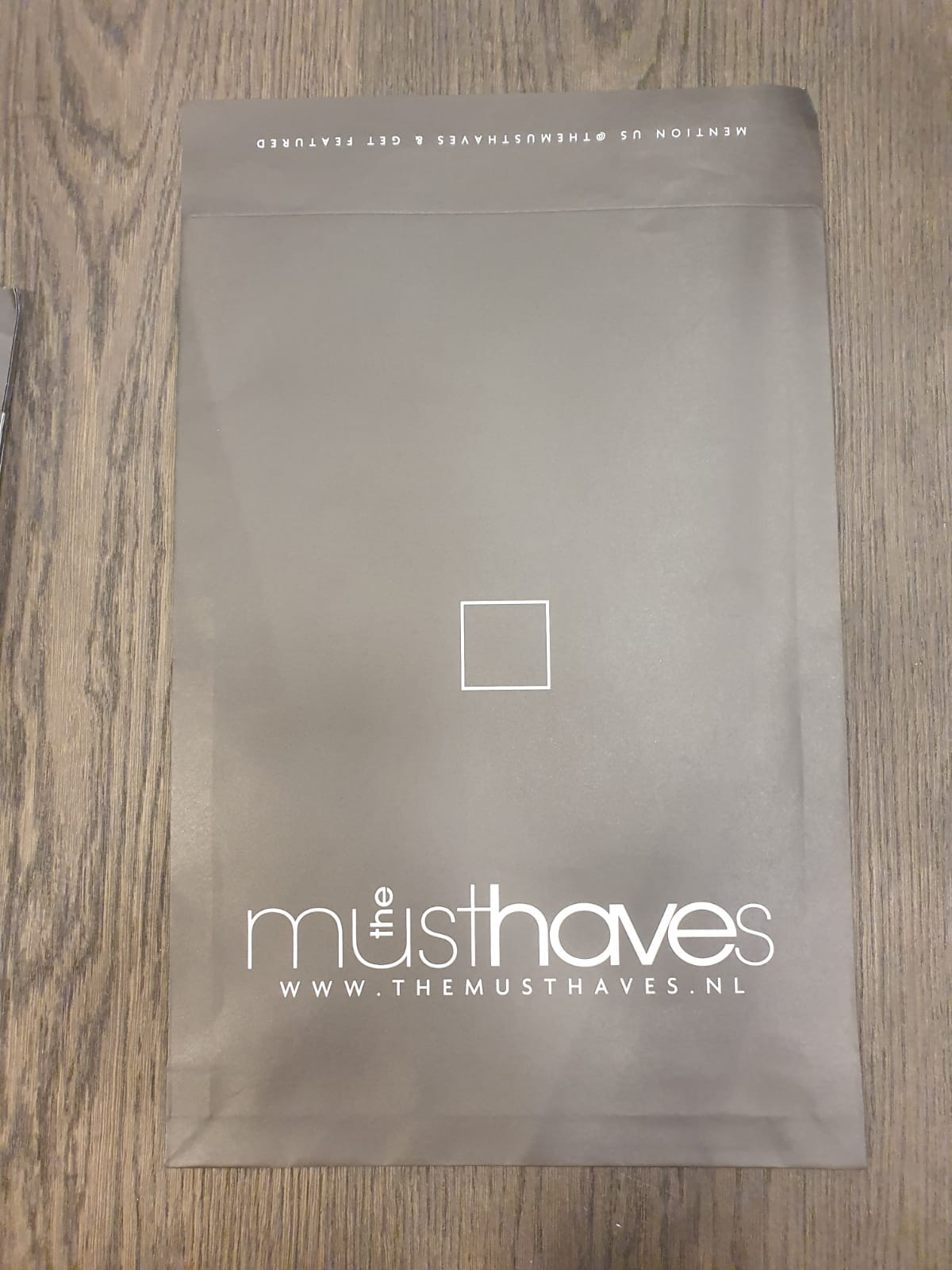 TMH - papieren verzendzak 26x37+5CM – shoparchief