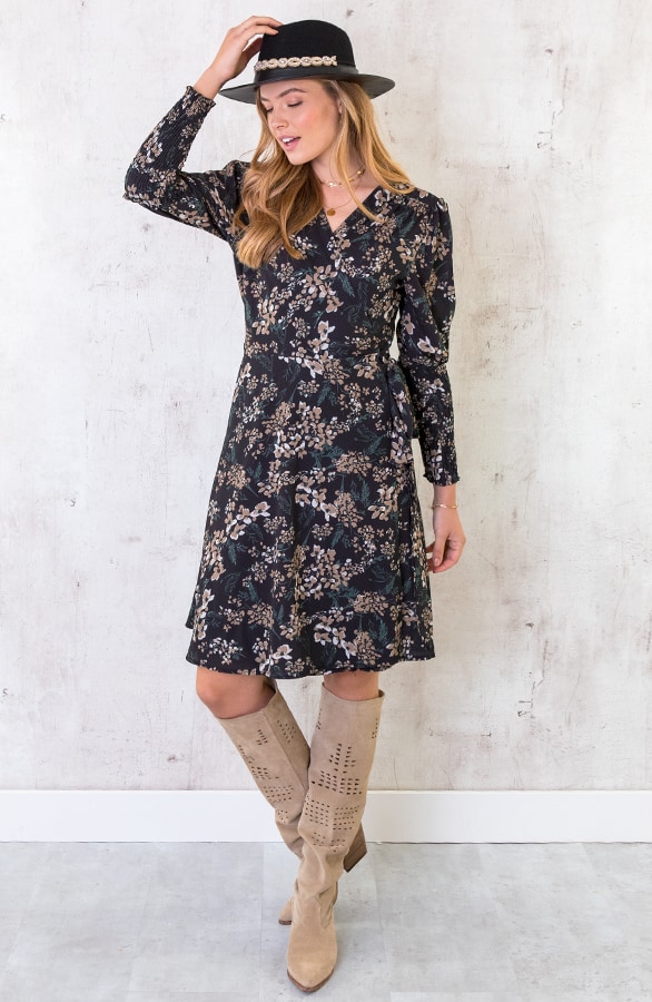 Wikkeljurk Met Bloemen Zwart – shoparchief