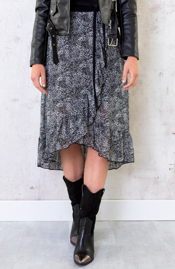 Bloemen Ruffle Rok Zwart Wit Deluxe – shoparchief