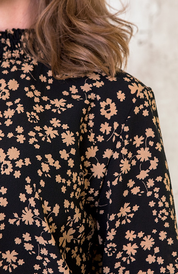 Colblouse Bloemen Zwart Camel – shoparchief, foto 4