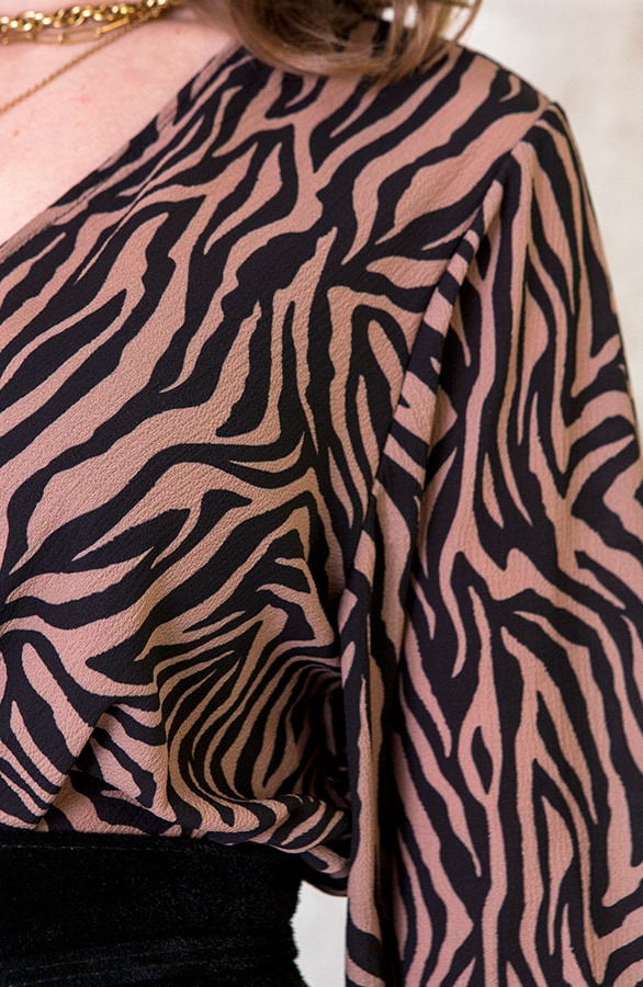 Jurk Met Zebraprint Zwart Camel – shoparchief, foto 4