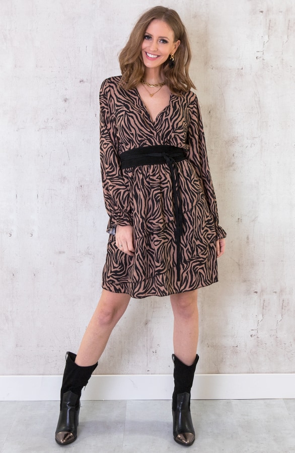 Jurk Met Zebraprint Zwart Camel – shoparchief, foto 3