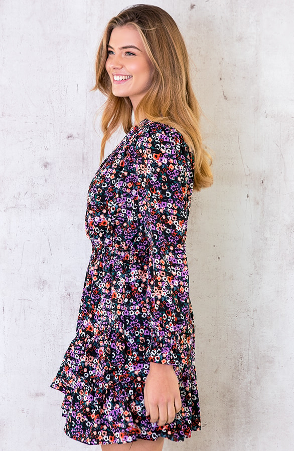 Zijden Laagjes Bloemen Jurk lila – shoparchief, foto 4