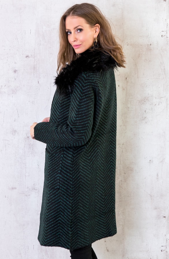 Faux Fur Zigzag Vest Smaragd Zwart – shoparchief, foto 2