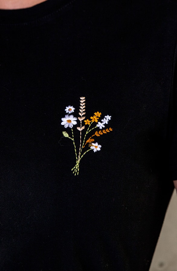 T-shirt Met Droogbloemen Zwart – shoparchief, foto 4