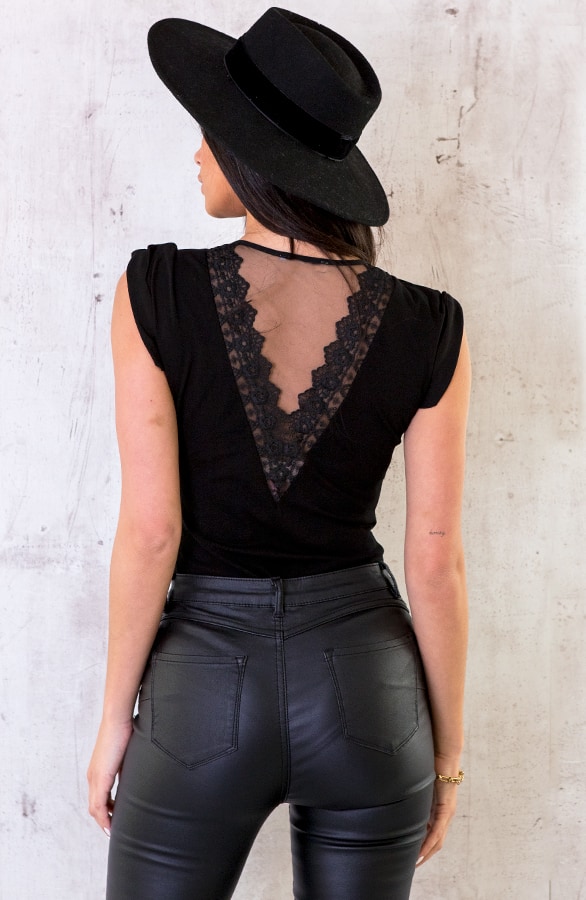 V-back Body Zwart – shoparchief