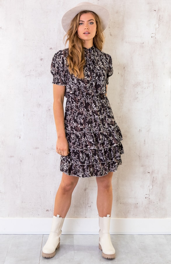 Laagjes Jurk Print Zwart – shoparchief, foto 2