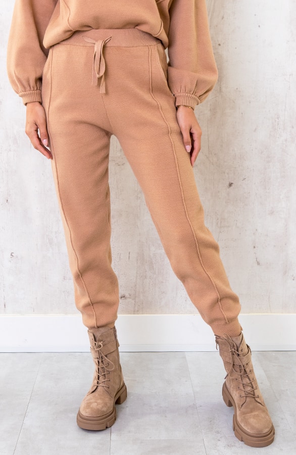 Jogging Broek Met Sierstiksel Camel – shoparchief