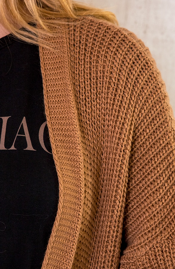 Lang Gehaakt Pocket Vest Camel – shoparchief, foto 5