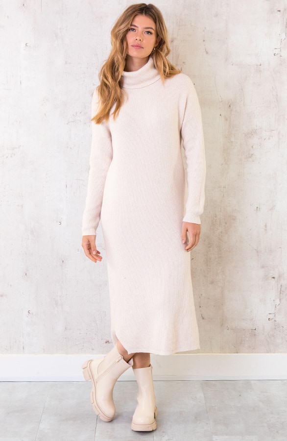 Lange Gebreide Col Jurk Beige – shoparchief