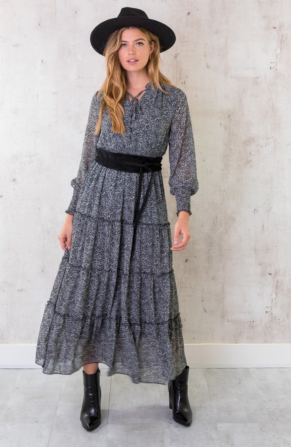 Maxi Print Lagen Jurk Zwart – shoparchief