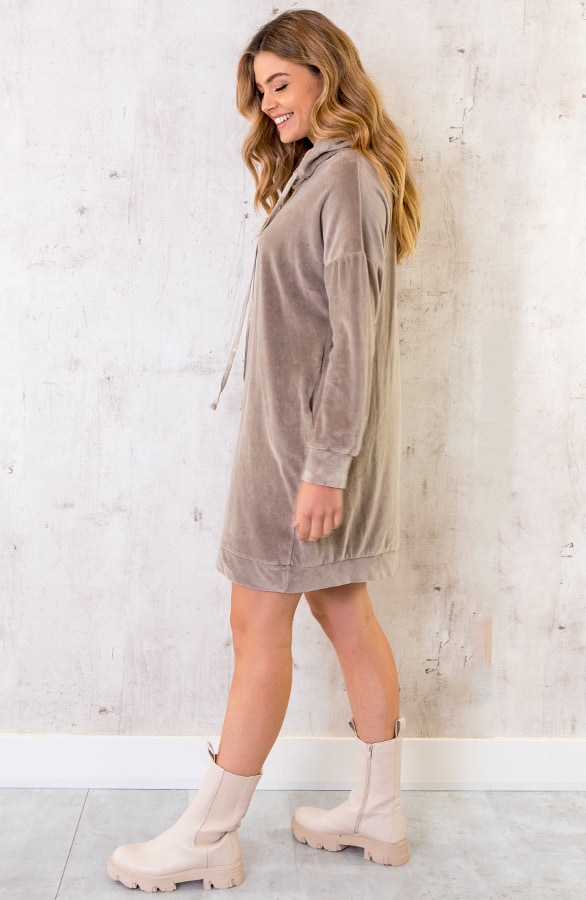 Velvet Jurk Met Capuchon Beige – shoparchief, foto 5