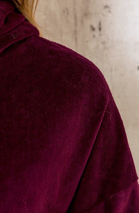 Velvet Jurk Met Capuchon Bordeaux – shoparchief, foto 4