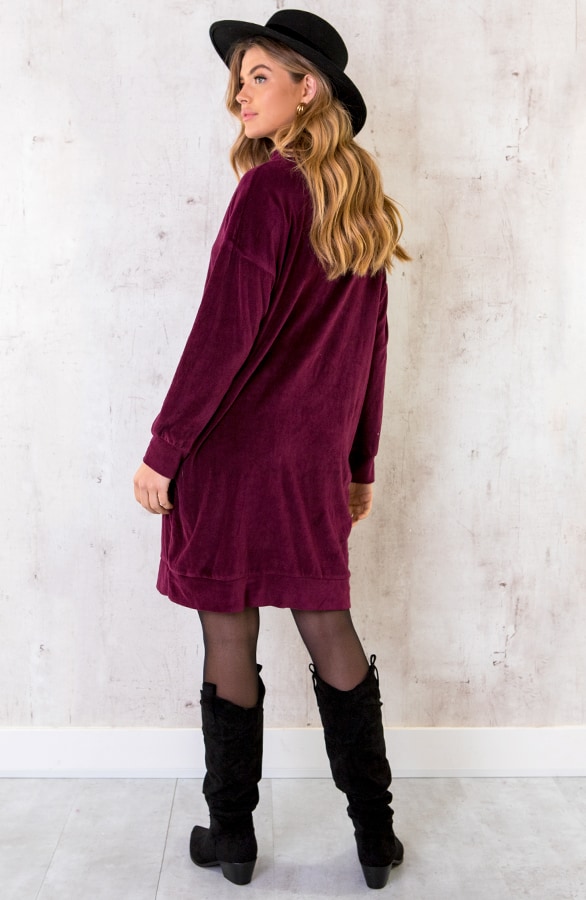 Velvet Jurk Met Capuchon Bordeaux – shoparchief, foto 5