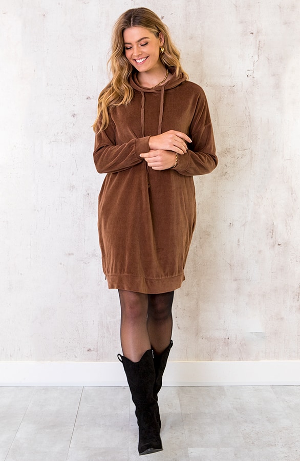 Velvet Jurk Met Capuchon Choco – shoparchief, foto 2