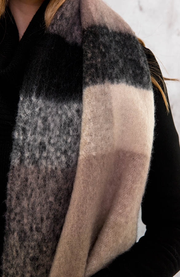 Geblokte Sjaal Taupe – shoparchief, foto 4